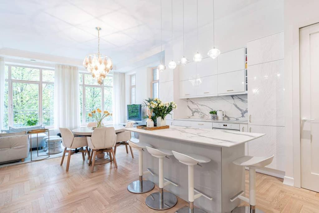 Jogailos Residence Peaceful Old Town Luxury 3 Bdr, 2 Bthr, Free Garage, Top-Speed Wifi Vilnius Exterior photo